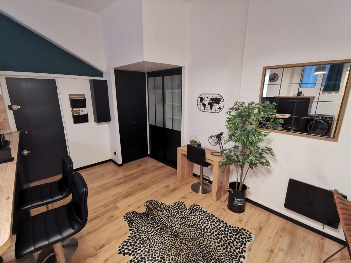 Nouveau - Au Coin Du Chateau Nantes Extérieur photo